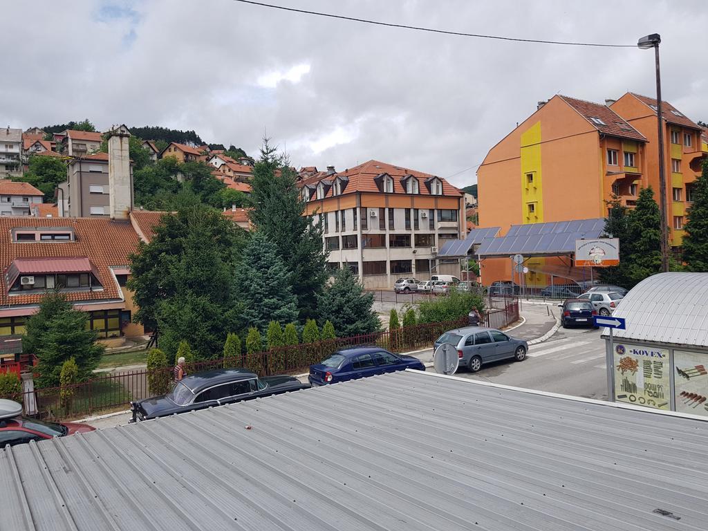 Apartman Galerija Lägenhet Užice Exteriör bild